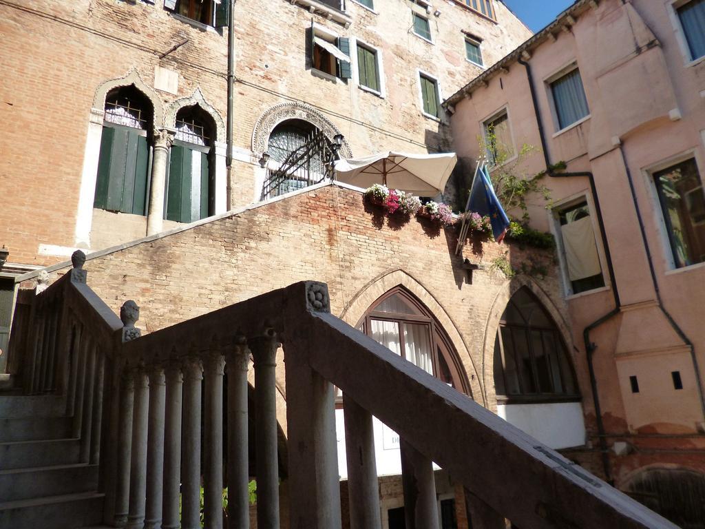 Palazzo Lion Morosini - Check In Presso Locanda Ai Santi Apostoli 베니스 외부 사진